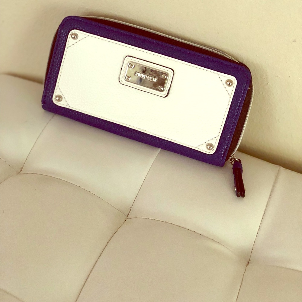 NWOT wallet